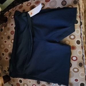 Isabella maternity black crops. Size lg BNWT